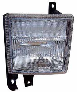 15420.003 RH FRONT CLEARANCE LAMP FM618 FM657 FK617 1995-05 MC930647   214-1542R-CU   MC853762   3R0725  RIGHT HAND FIGHTER  ALL FM FK MODELS 1995-2003       FK617 6D16 1995-2003   FK618 6D17 1995-2003   FM618    FM657 6D16    FM658