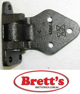 17401.142 RH RIGHT OR LH LEFT DOOR HINGE LOWER NISSAN UD  TRUCK BUS AND CRANE  CLG87 1989-1992  CLG88 1992-1996  CMA81 1984-1988  CMA86 1983-1990 CMA87 1987-1990  CMB87 1988-1989  CMF87 CM180 1989-1996